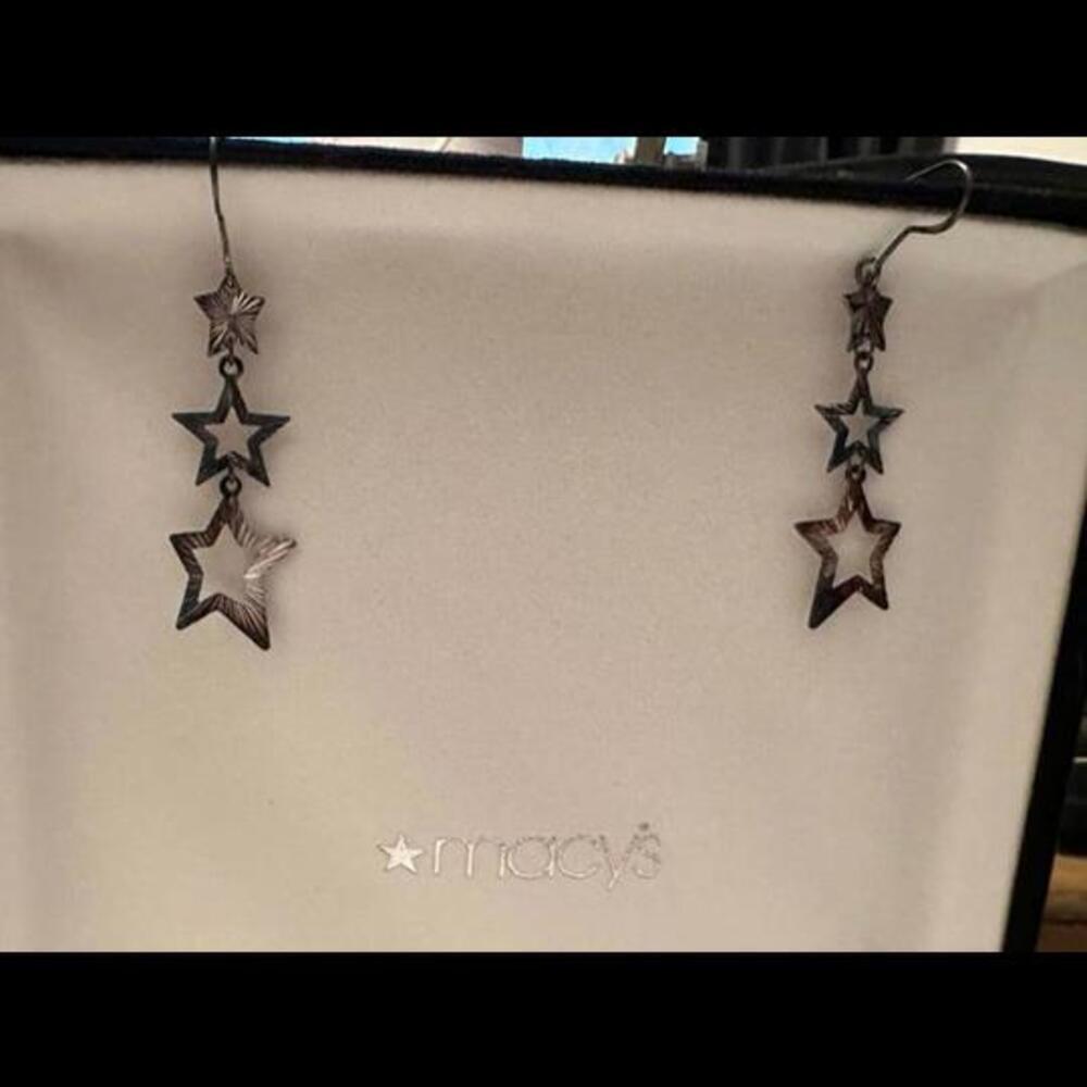 Shine Like a Star with These Stunning Earrings!